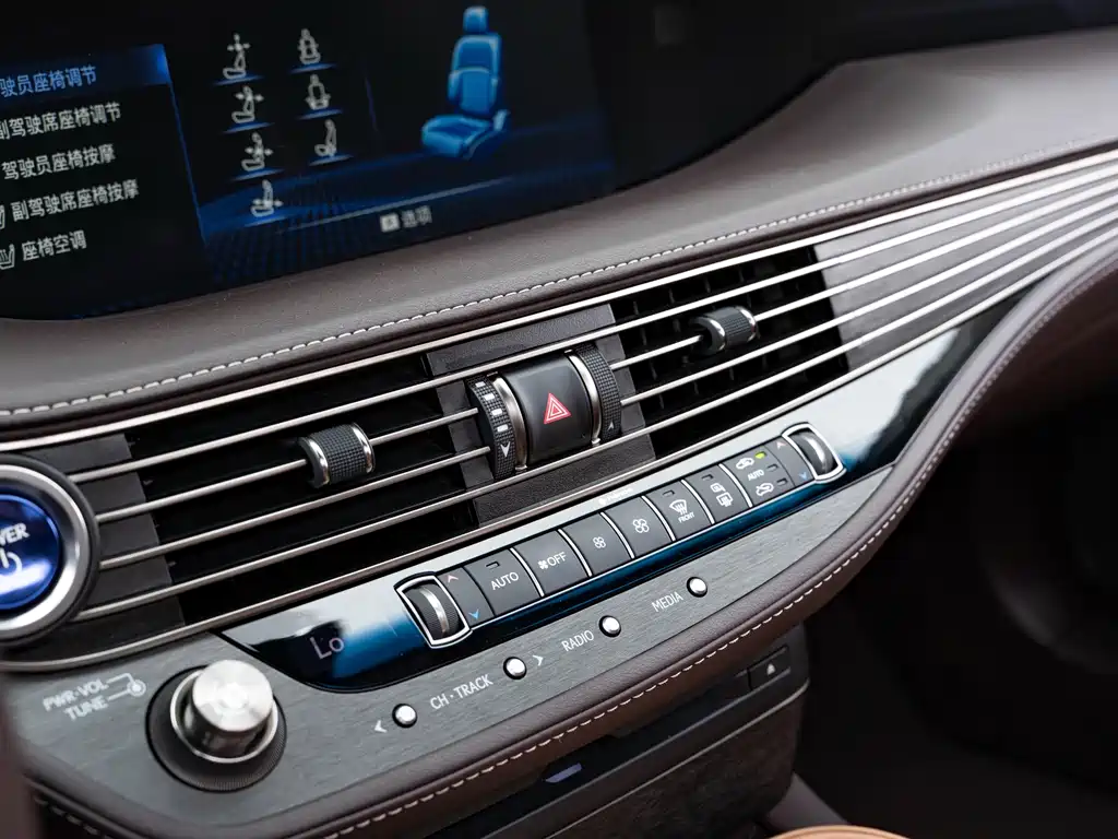 Lexus LS 2020 — фото 17