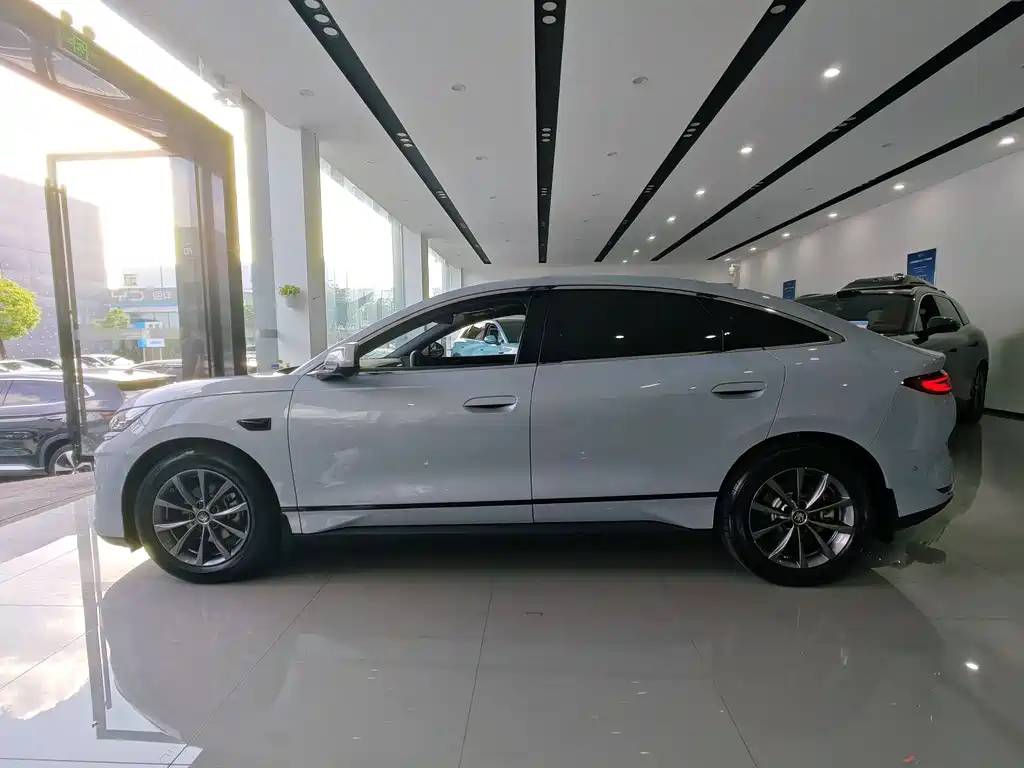 BYD Qin L 2025 — фото 7