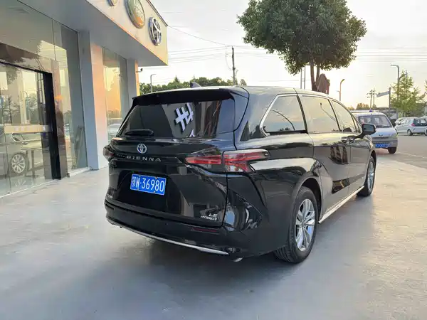 Toyota Sienna 2023