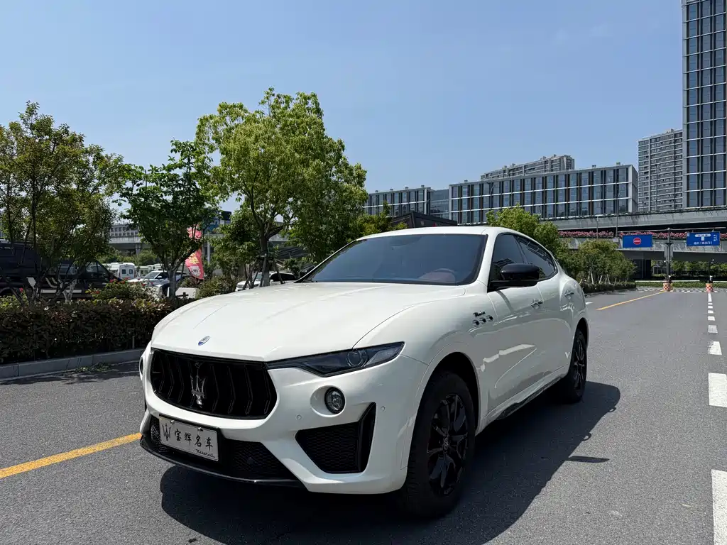 Maserati Levante 2021 — фото 1