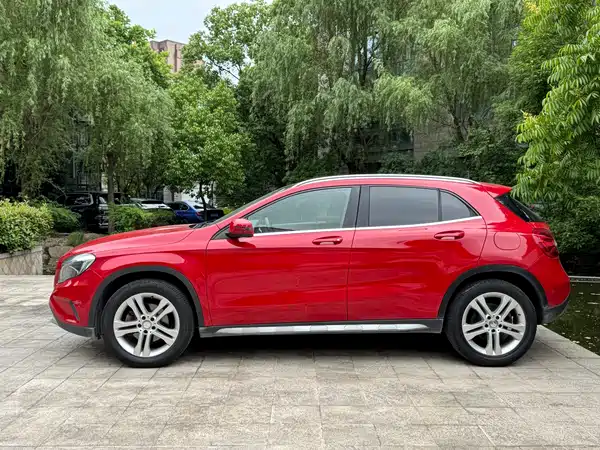 Mercedes-Benz GLA 2015