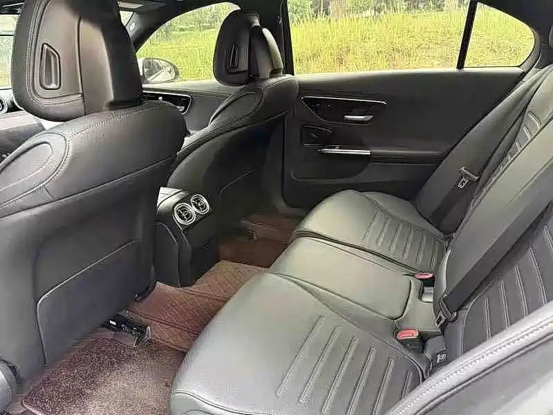Mercedes-Benz C-Class 2023 — фото 4