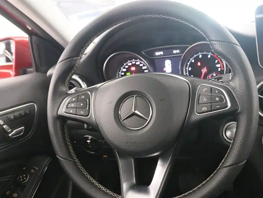 Mercedes-Benz GLA 2017 — фото 6