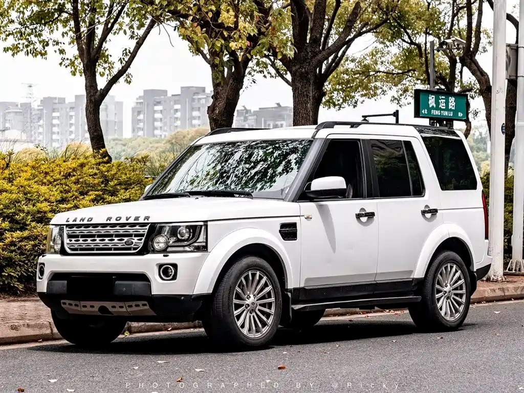 Land Rover Discovery 2013 — фото 1