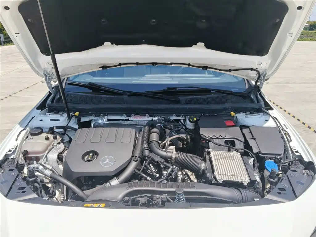 Mercedes-Benz A-Class 2024 — фото 18