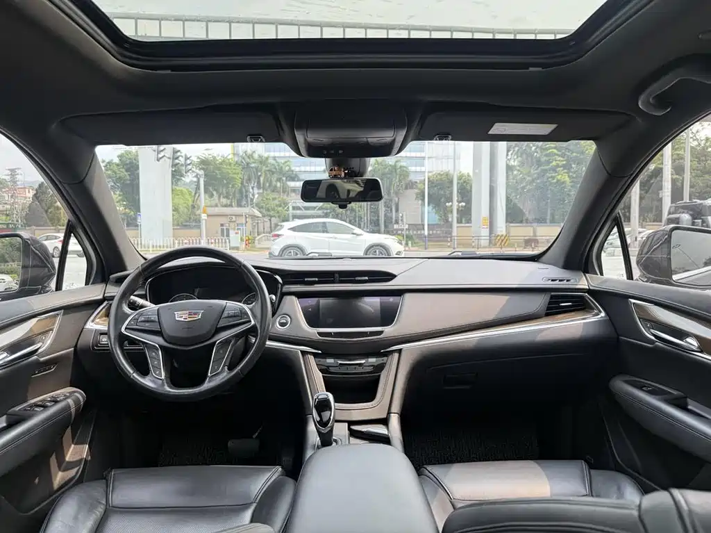 Cadillac XT5 2019 — фото 10