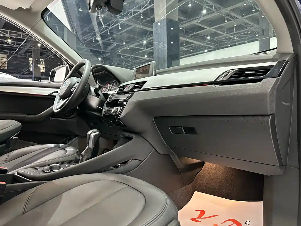 BMW X1 2017 — фото 12