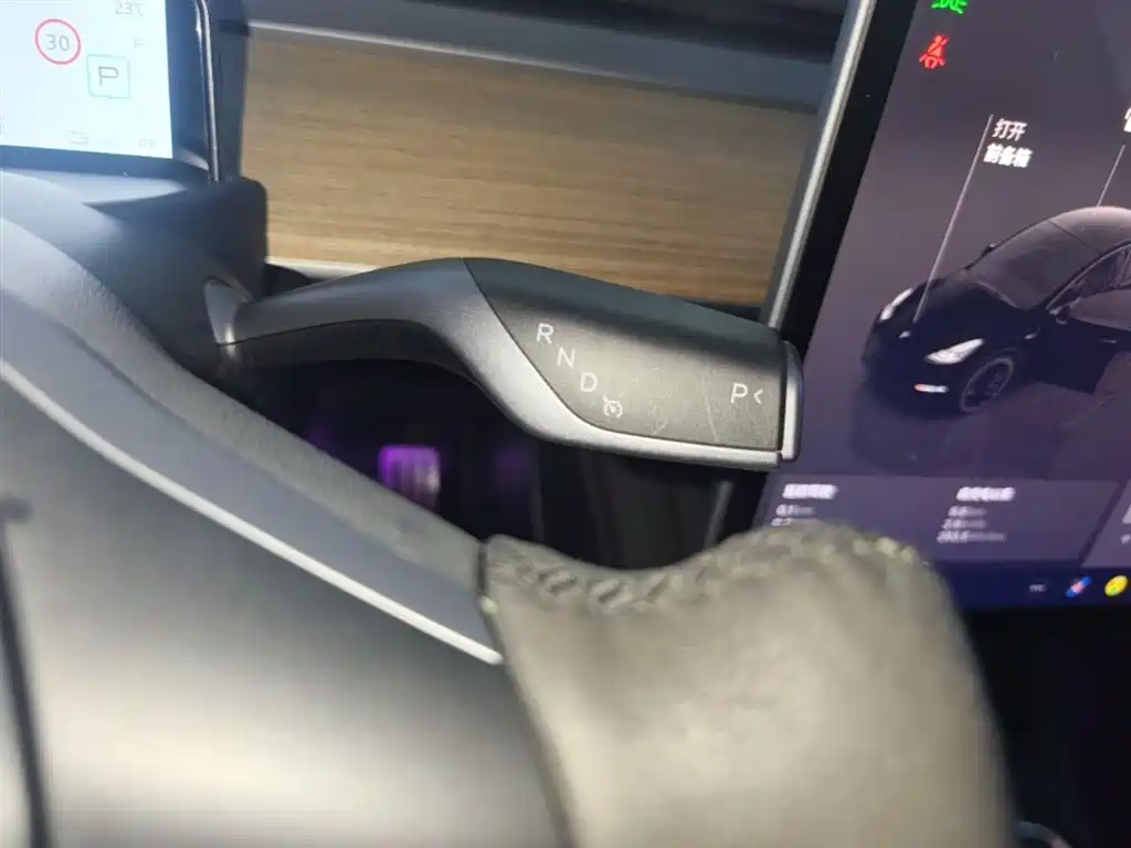 Tesla Model Y 2023 — фото 10