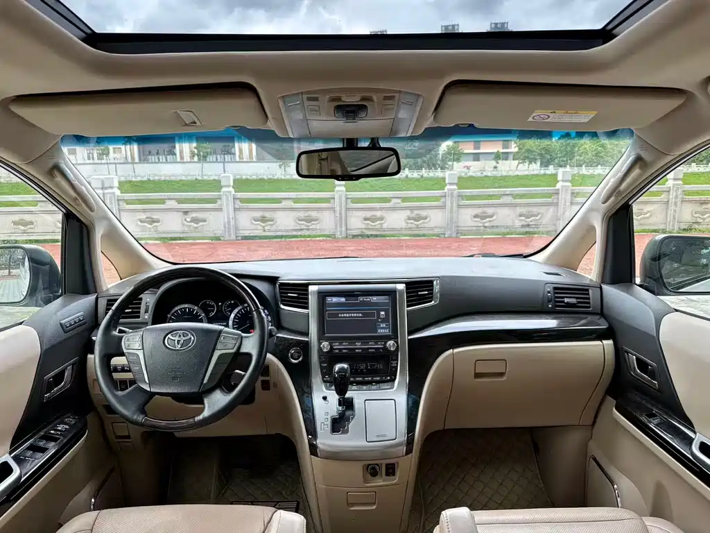 Toyota Alphard 2014 — фото 16