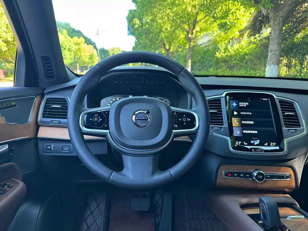 Volvo XC90 2021 — фото 13