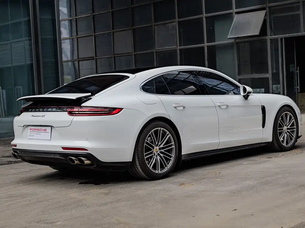 Porsche Panamera 2017 — фото 3