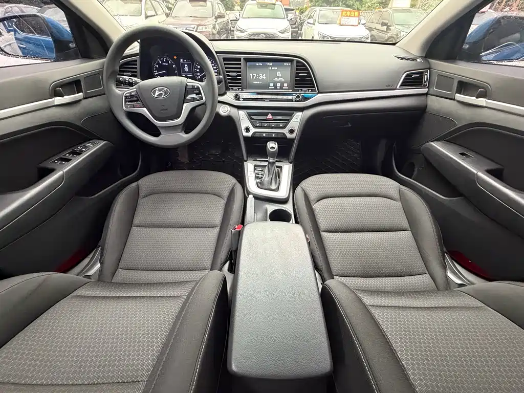 Hyundai Elantra 2016 — фото 5