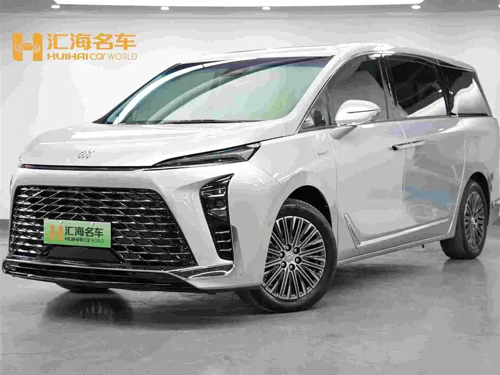 Buick GL8 Hybrid 2024