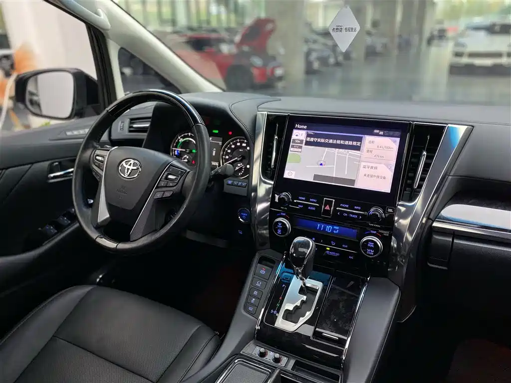Toyota Vellfire 2023 — фото 15