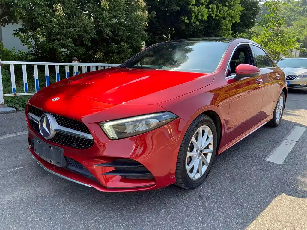 Mercedes-Benz A-Class 2019 — фото 1