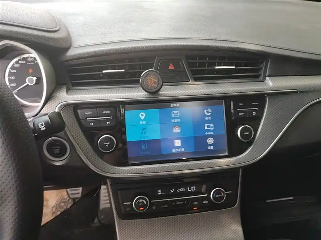 Geely Emgrand GS 2017 — фото 13