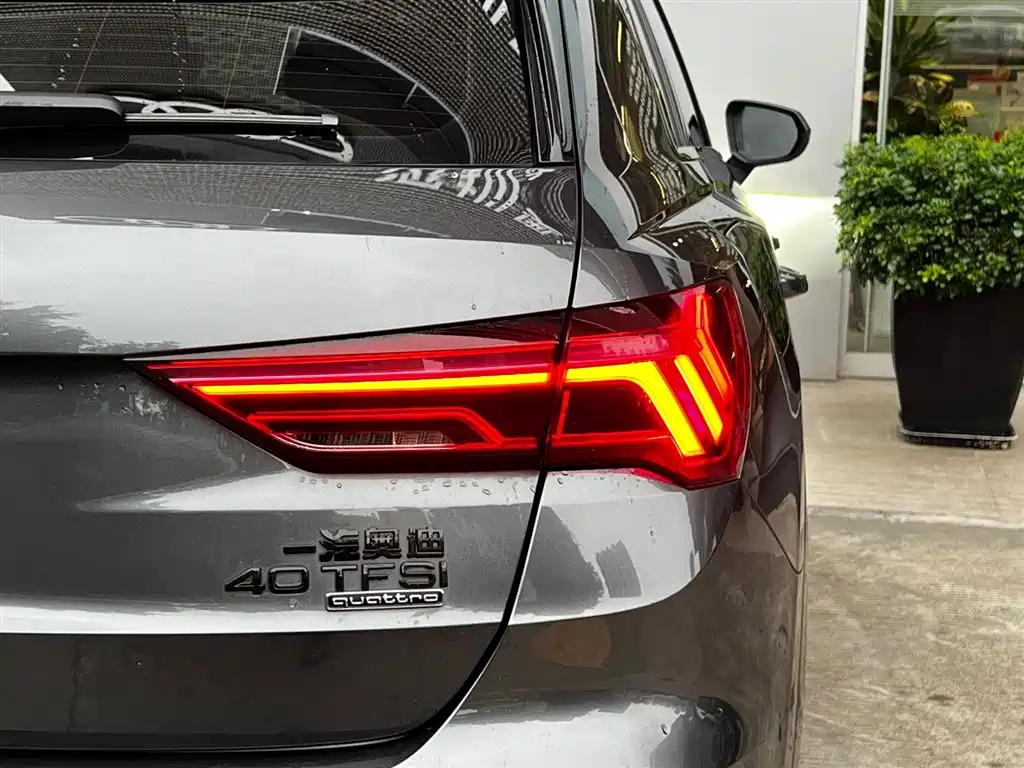Audi Q3 2021 — фото 7