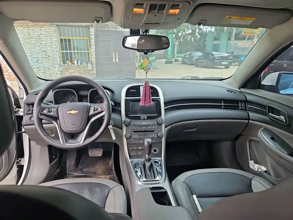 Chevrolet Malibu 2015 — фото 14