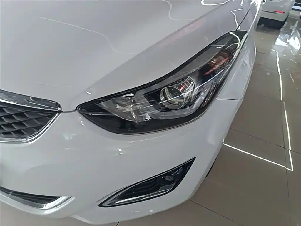 Hyundai Elantra Langdong 2018 — фото 23