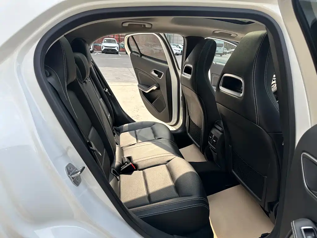 Mercedes-Benz GLA 2018 — фото 19