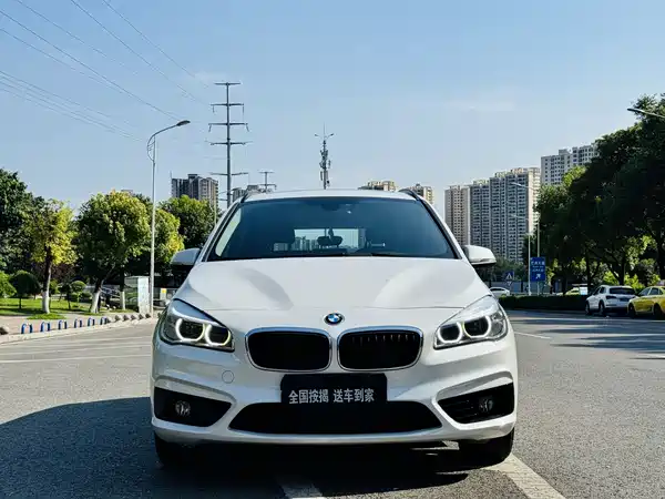 BMW 2 Series Wagon 2015