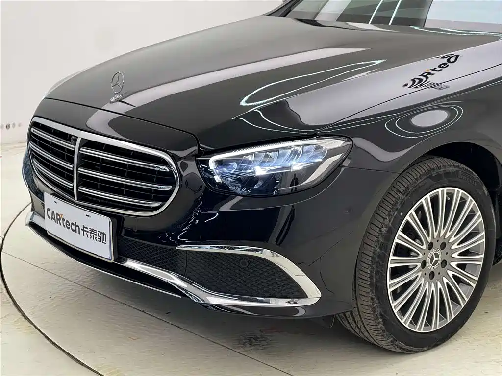 Mercedes-Benz E-Class 2022 — фото 10