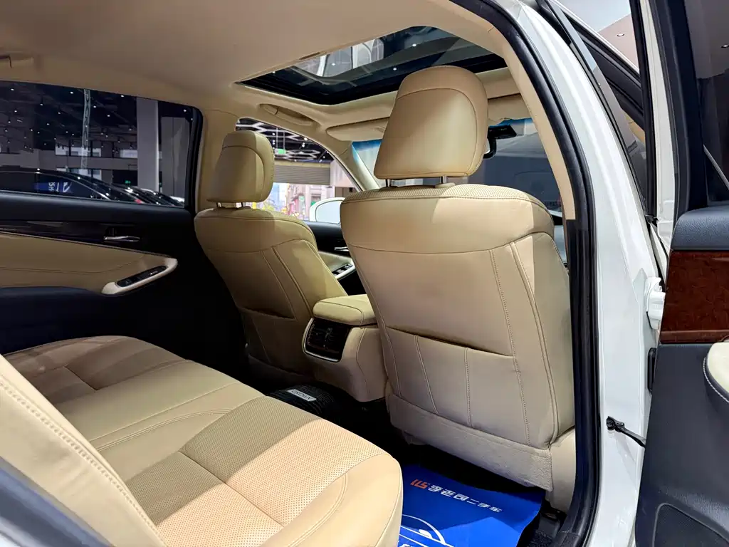 Toyota Crown 2018 — фото 27