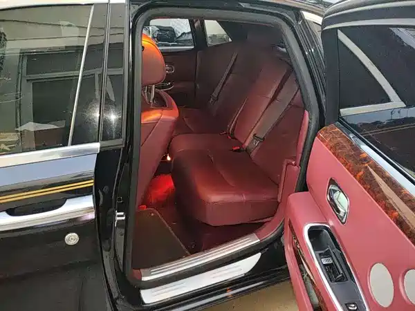 Rolls-Royce Ghost 2010