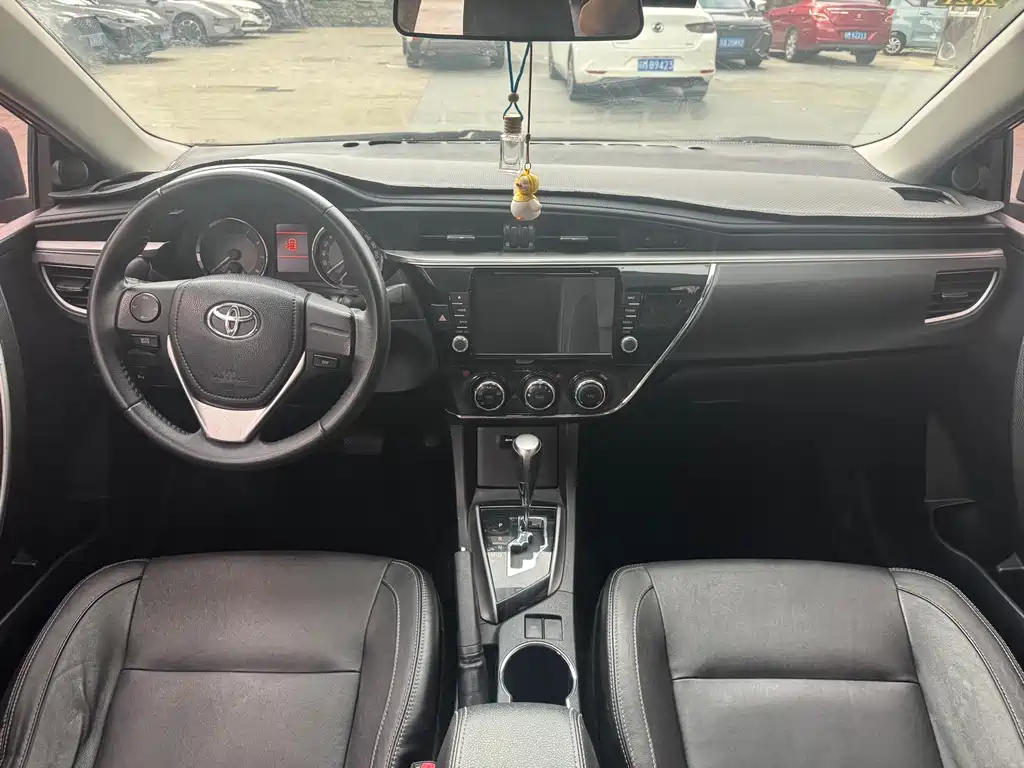 Toyota Corolla 2015 — фото 10