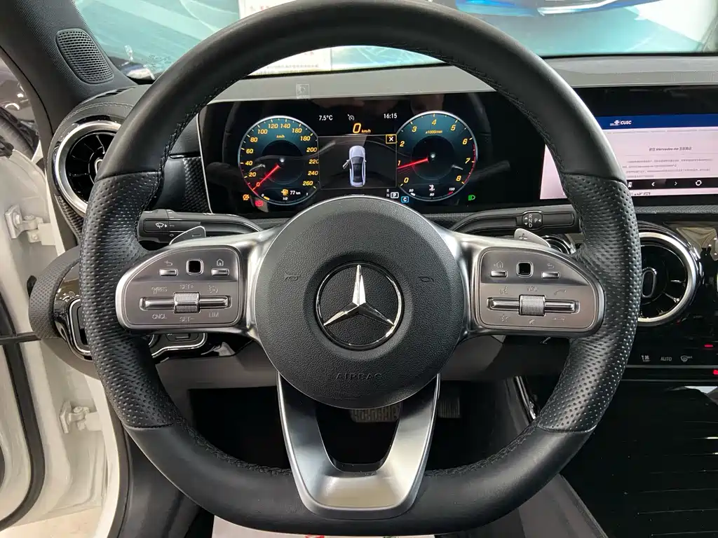Mercedes-Benz A-Class 2020 — фото 7