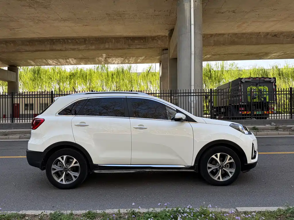 Kia KX3 2016 — фото 4