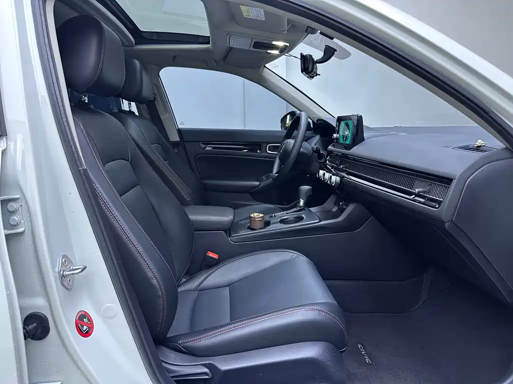 Honda Civic 2022 — фото 11