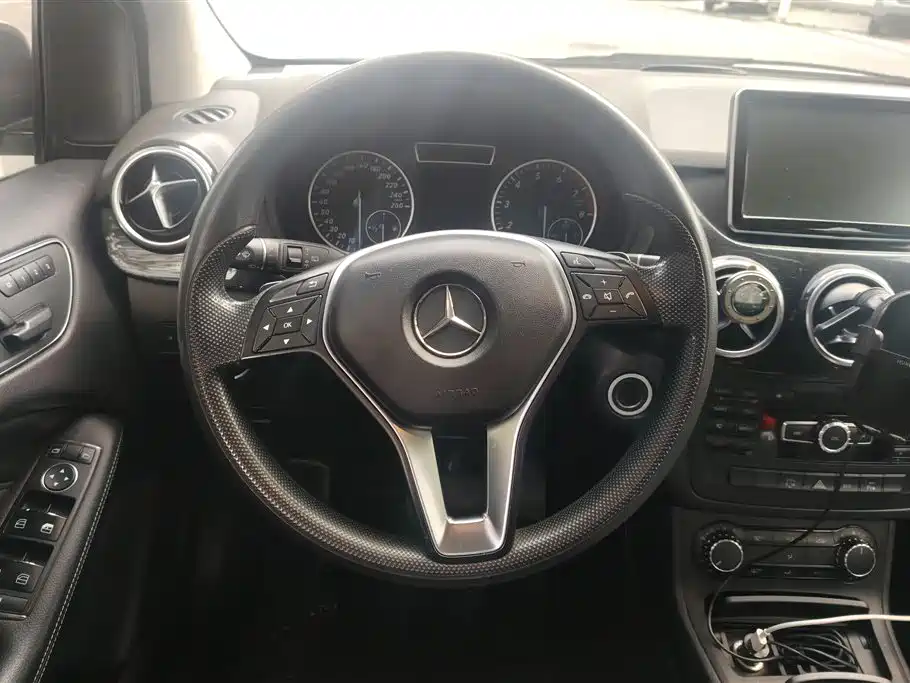 Mercedes-Benz B-Class 2013 — фото 15