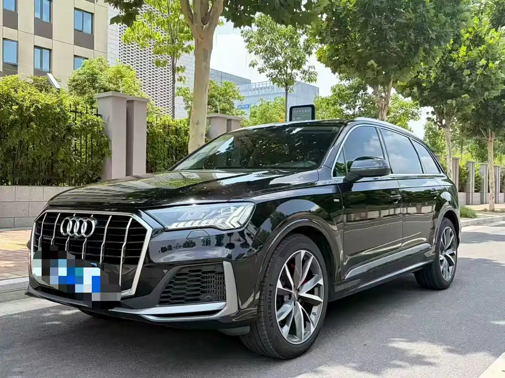 Audi Q7 2020 — фото 1