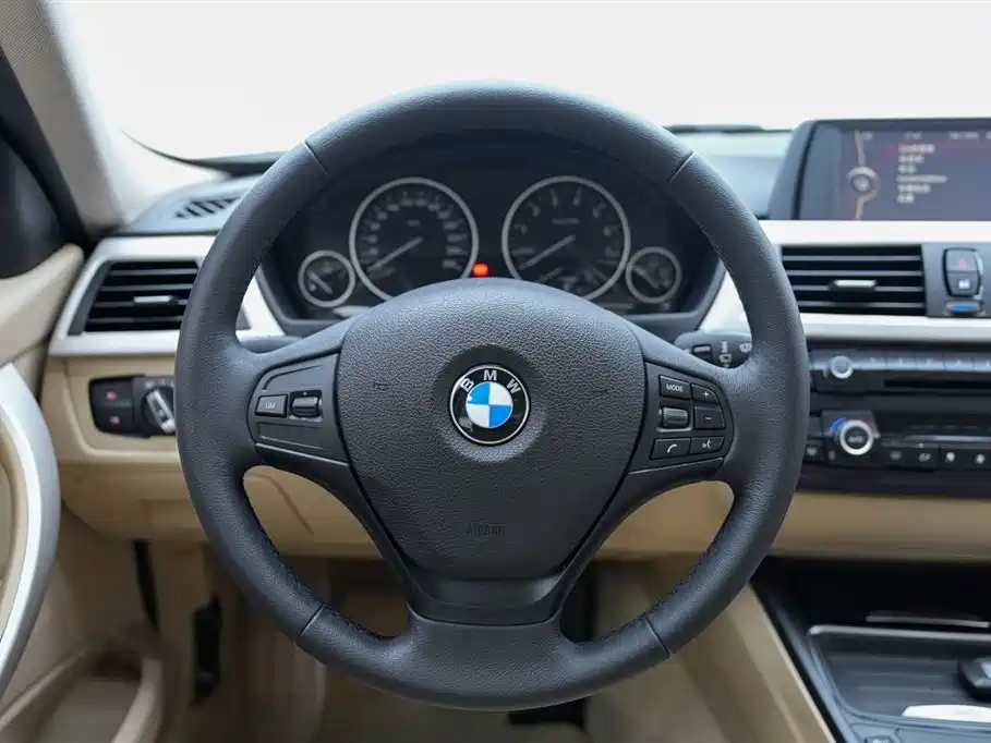 BMW 3 Series 2014 — фото 10