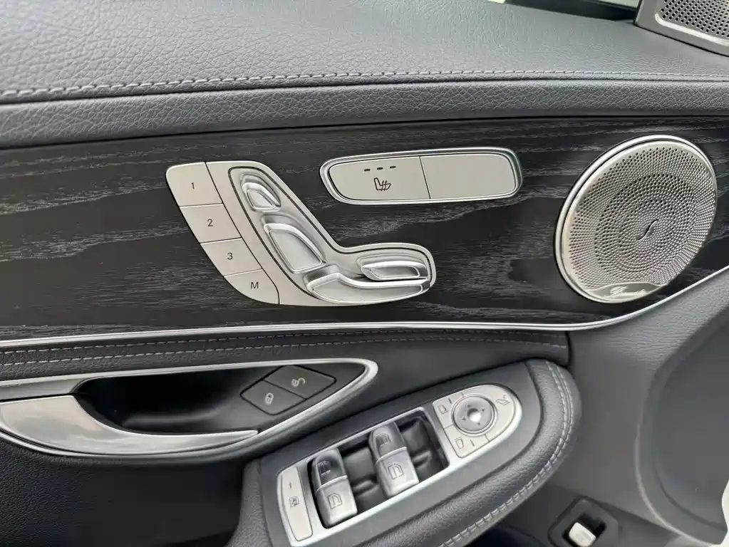 Mercedes-Benz C-Class 2020 — фото 17