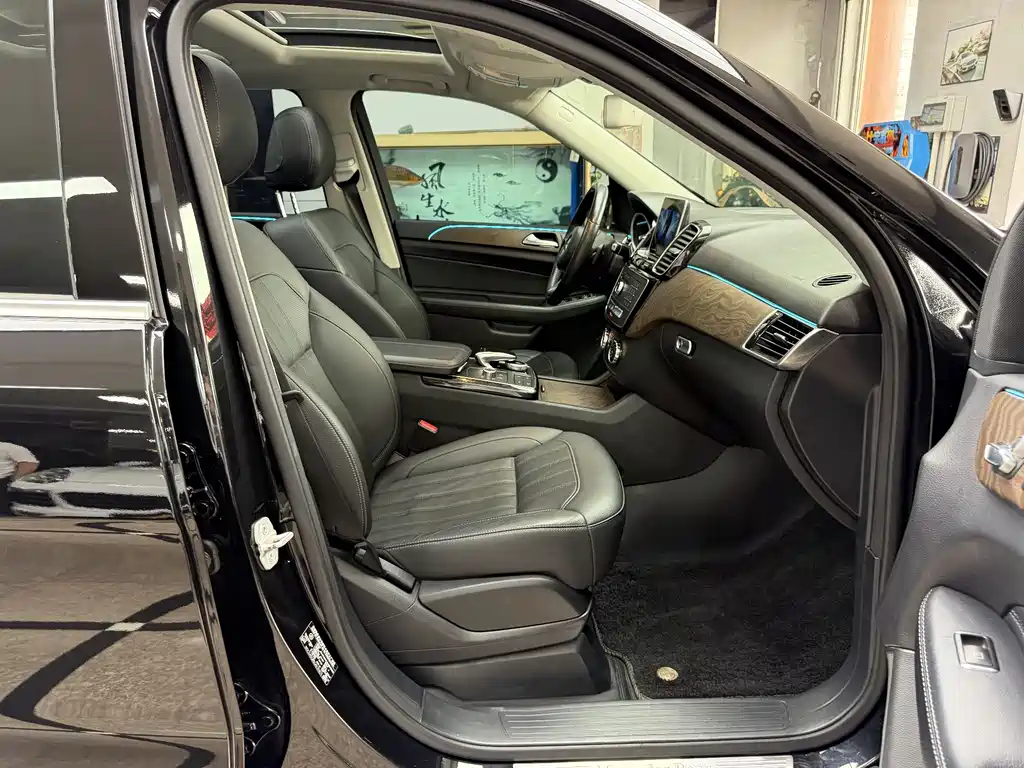 Mercedes-Benz GLE 2015 — фото 18