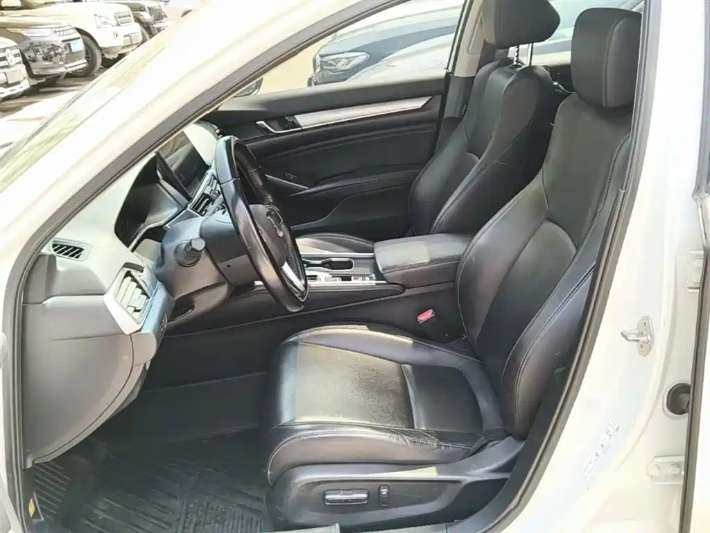 Honda Accord 2022 — фото 15
