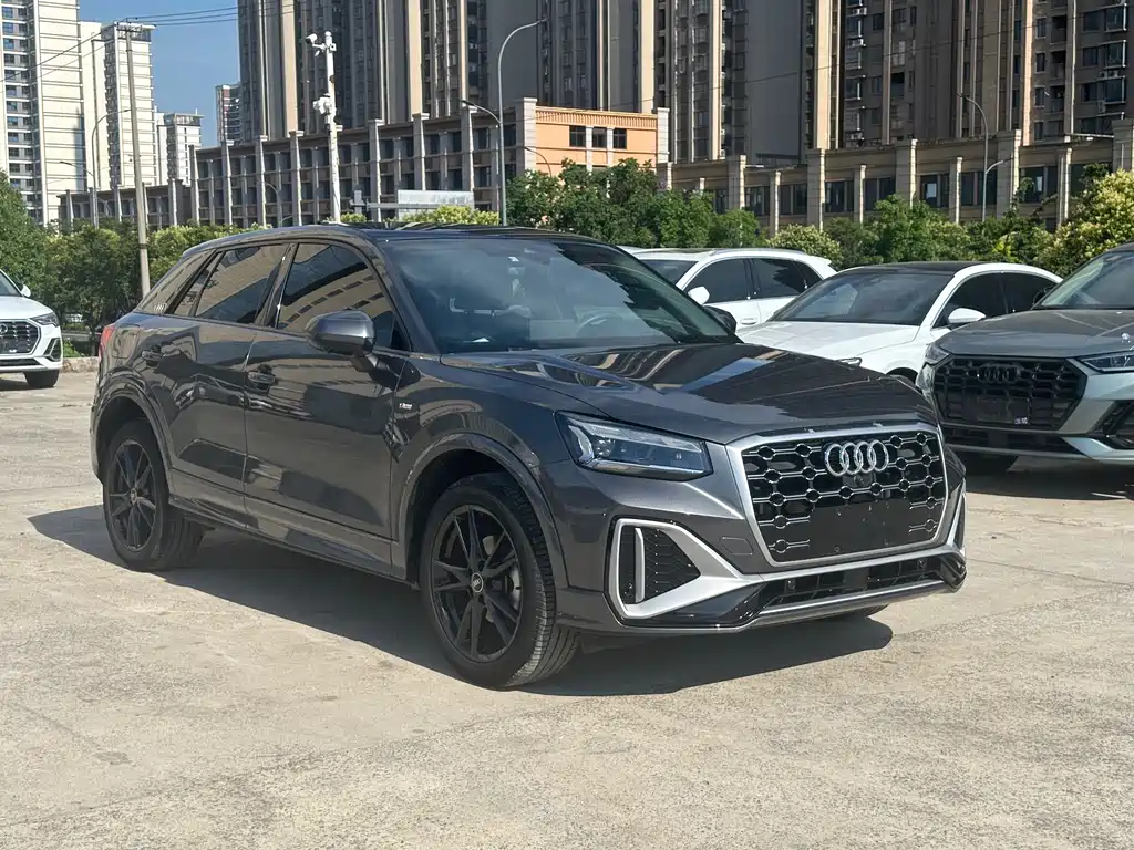 Audi Q2L 2023
