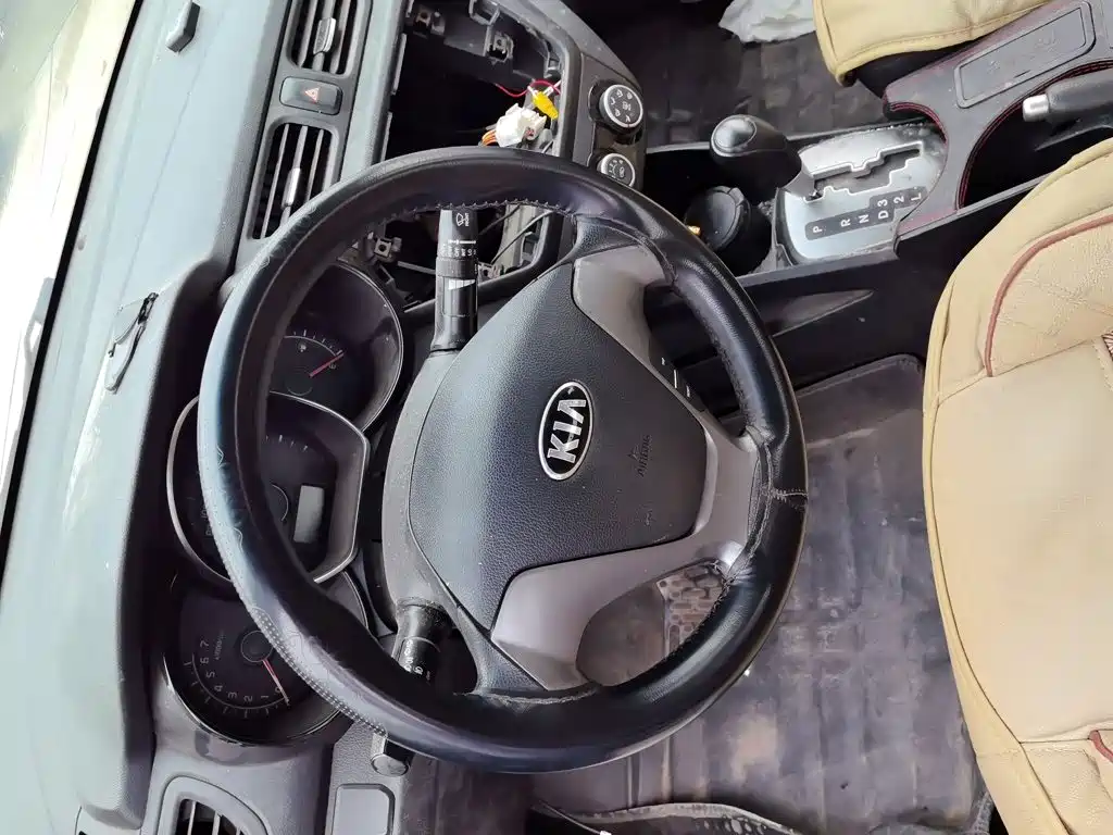 Kia K2 2015 — фото 14