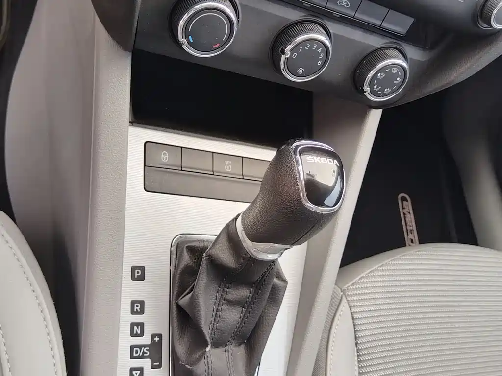 Skoda Octavia 2015 — фото 11