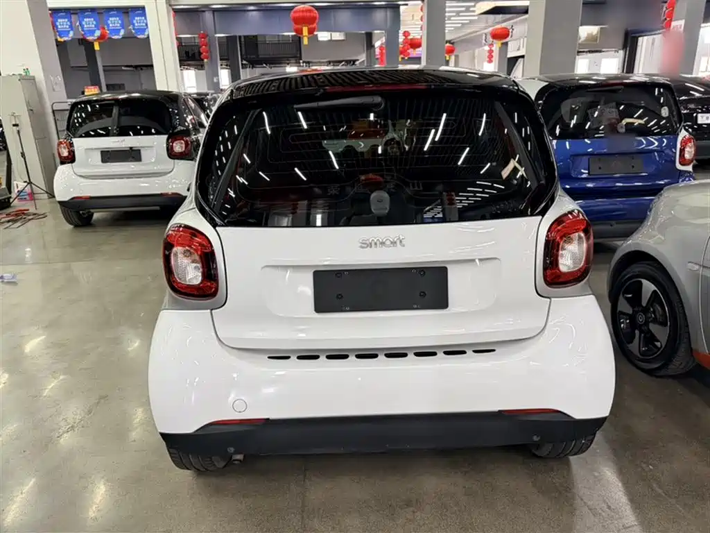 smart Fortwo 2018 — фото 9