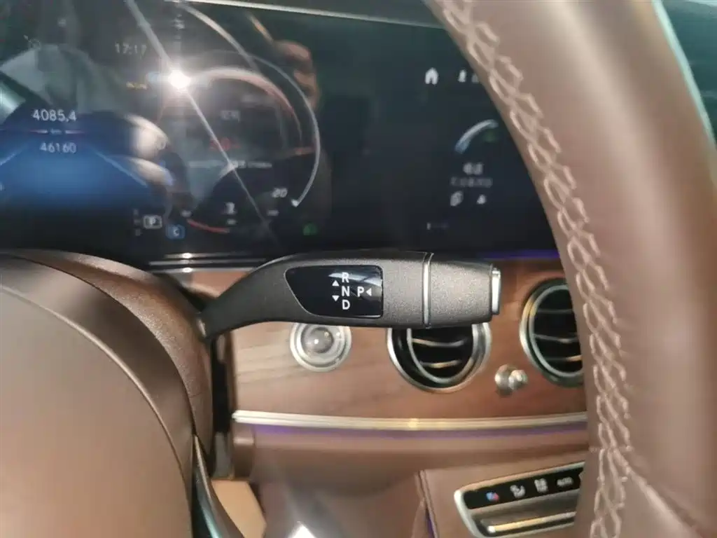 Mercedes-Benz E-Class 2023 — фото 14