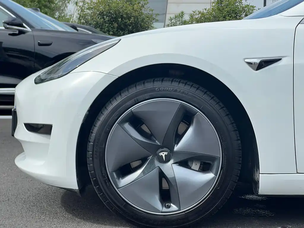 Tesla Model 3 2020 — фото 15