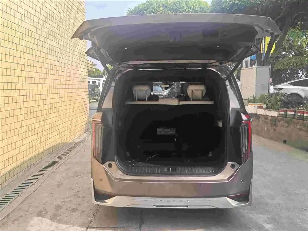 GAC Motor Trumpchi M8 2023 — фото 15