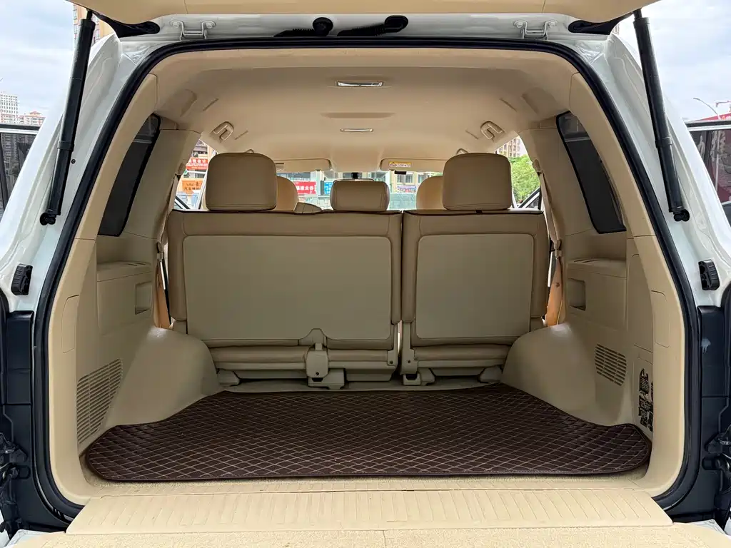 Toyota Land Cruiser 2018 — фото 10