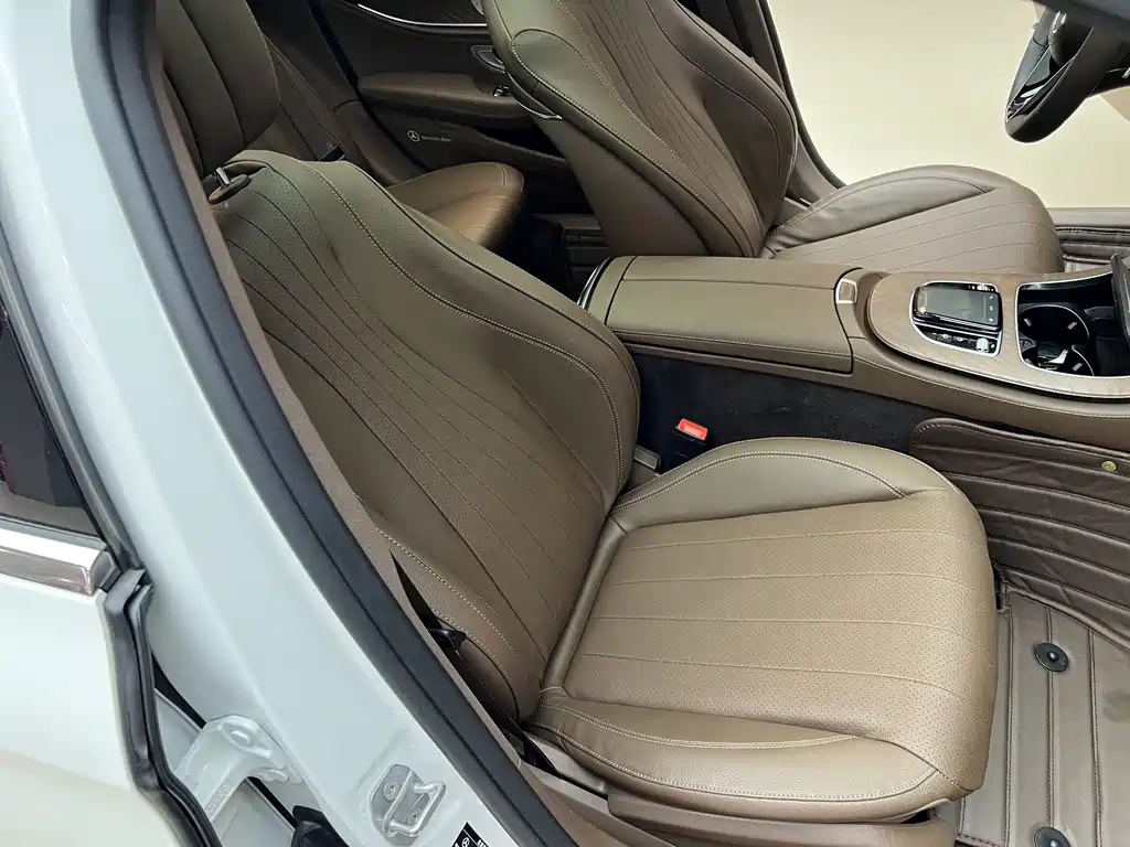 Mercedes-Benz E-Class 2021 — фото 18