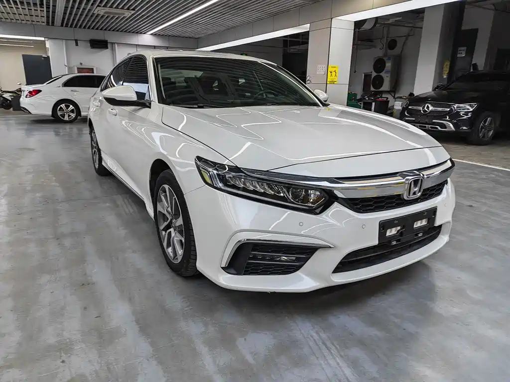 Honda Inspire 2021 — фото 3