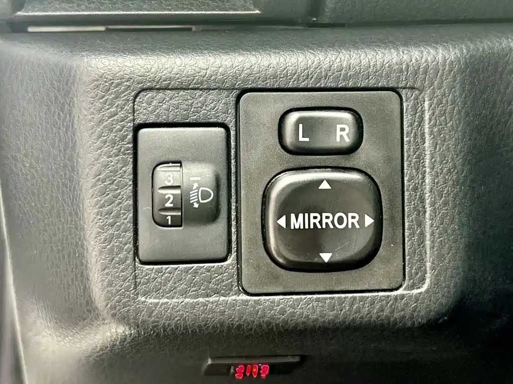 Toyota Yaris L 2022 — фото 18