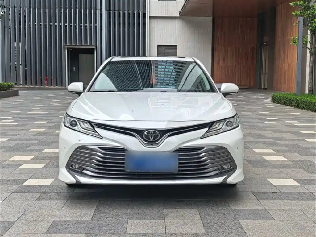 Toyota Camry 2021 — фото 11